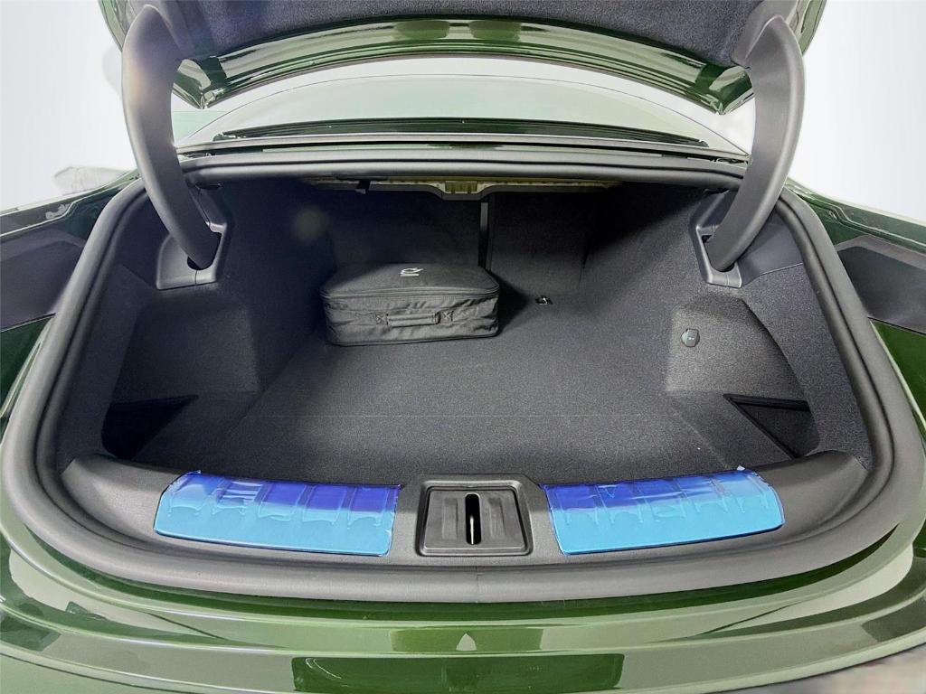 new 2025 Porsche Taycan car