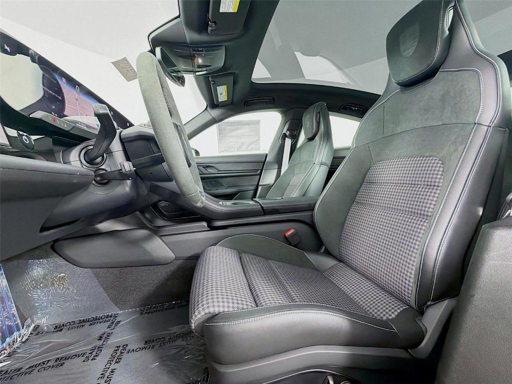 new 2025 Porsche Taycan car