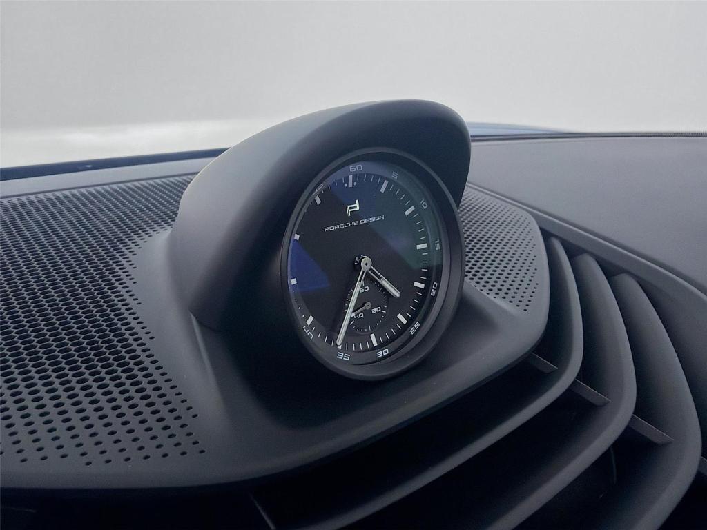 new 2025 Porsche Taycan car