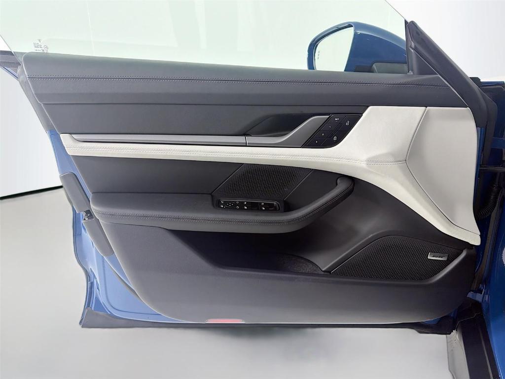 new 2025 Porsche Taycan car