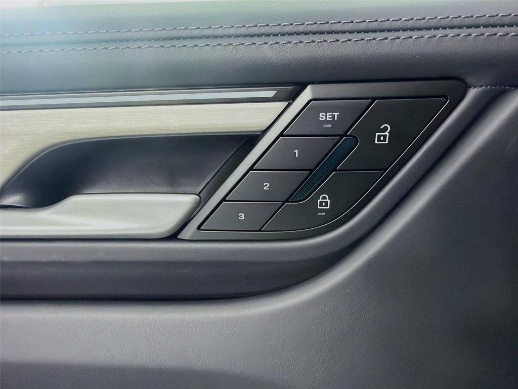 new 2025 Porsche Macan car