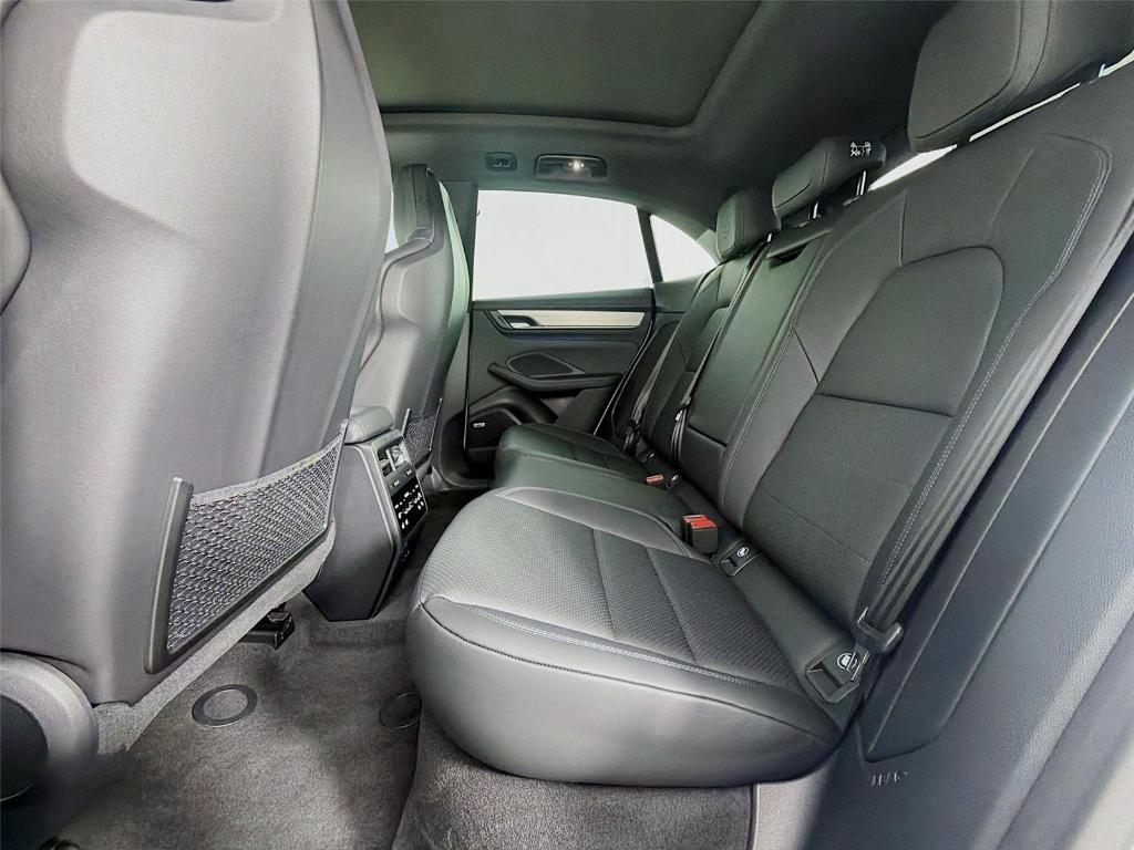 new 2025 Porsche Macan car