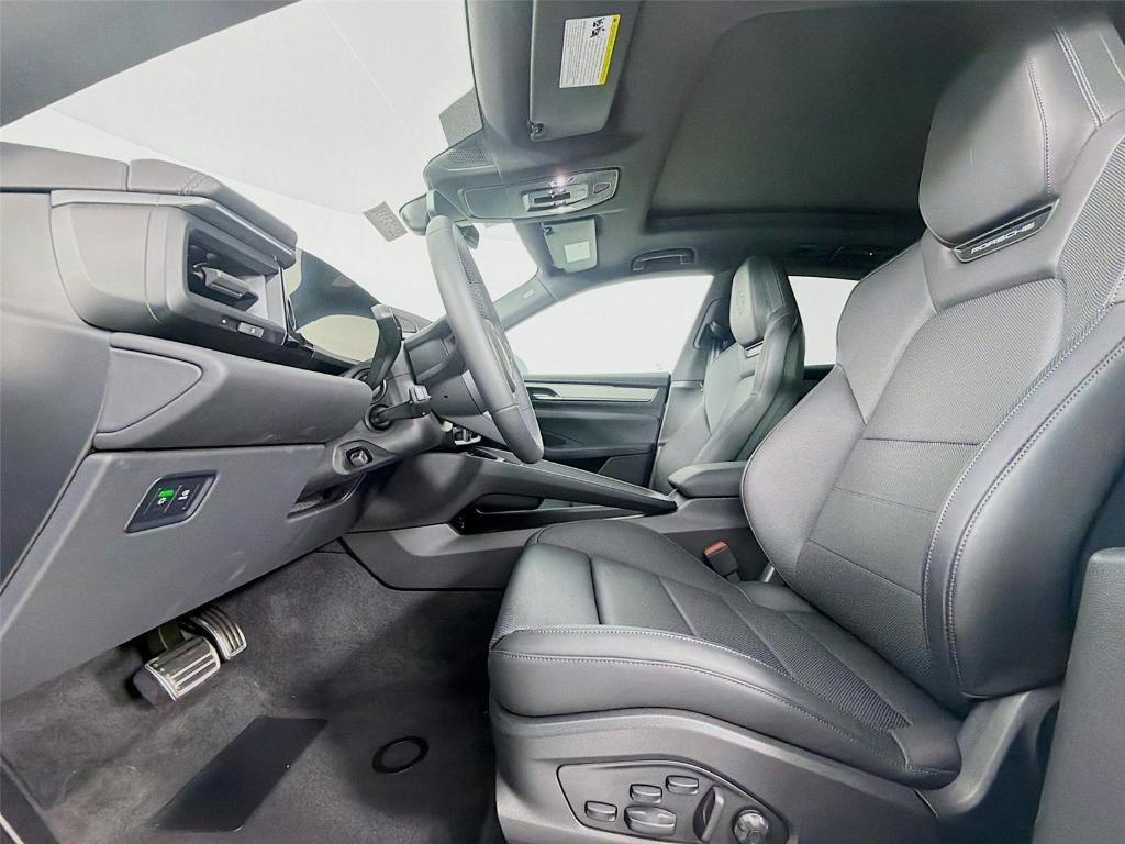 new 2025 Porsche Macan car