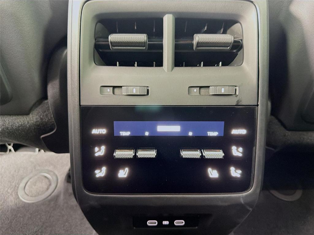 new 2025 Porsche Macan car