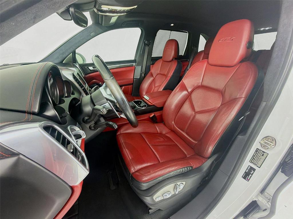 used 2016 Porsche Cayenne car, priced at $33,899