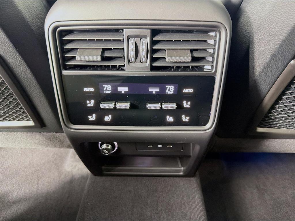 new 2025 Porsche Cayenne car