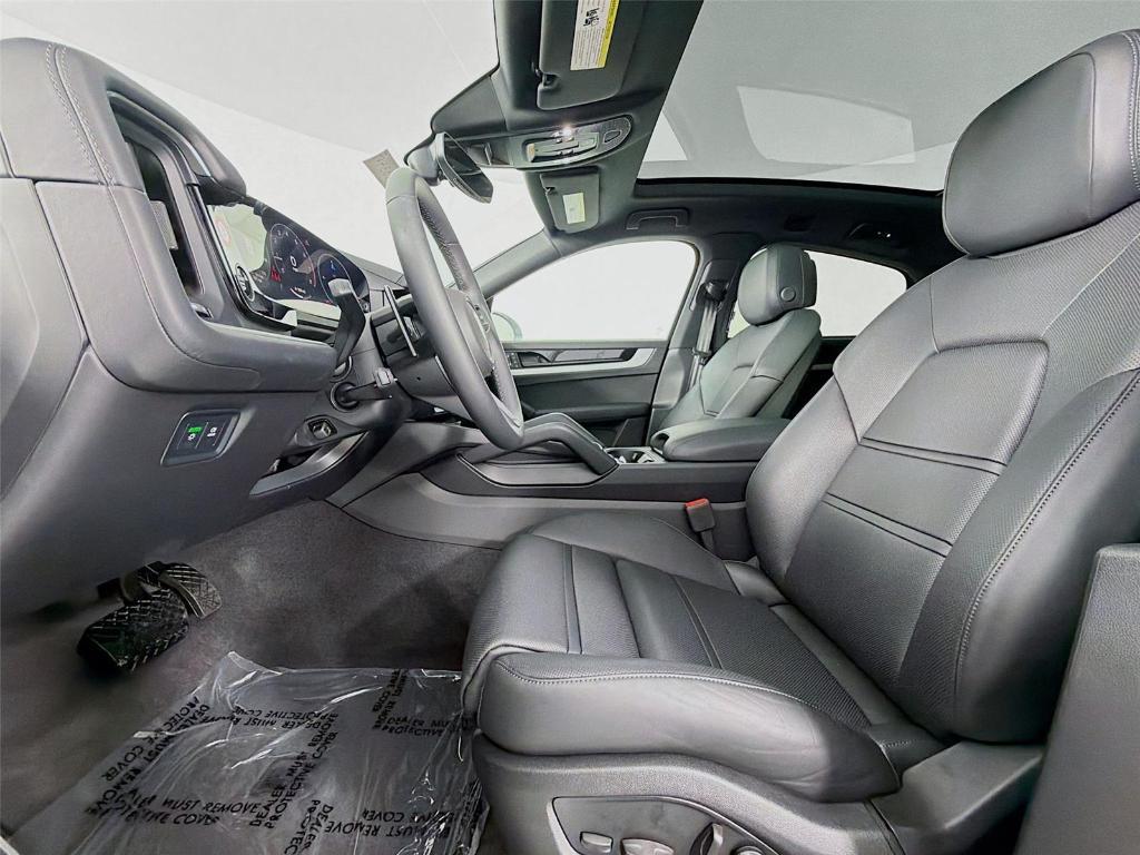 new 2025 Porsche Cayenne car