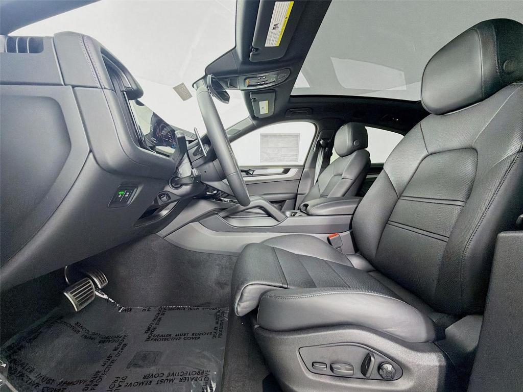 new 2025 Porsche Cayenne car