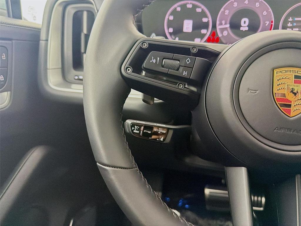 new 2025 Porsche Cayenne car