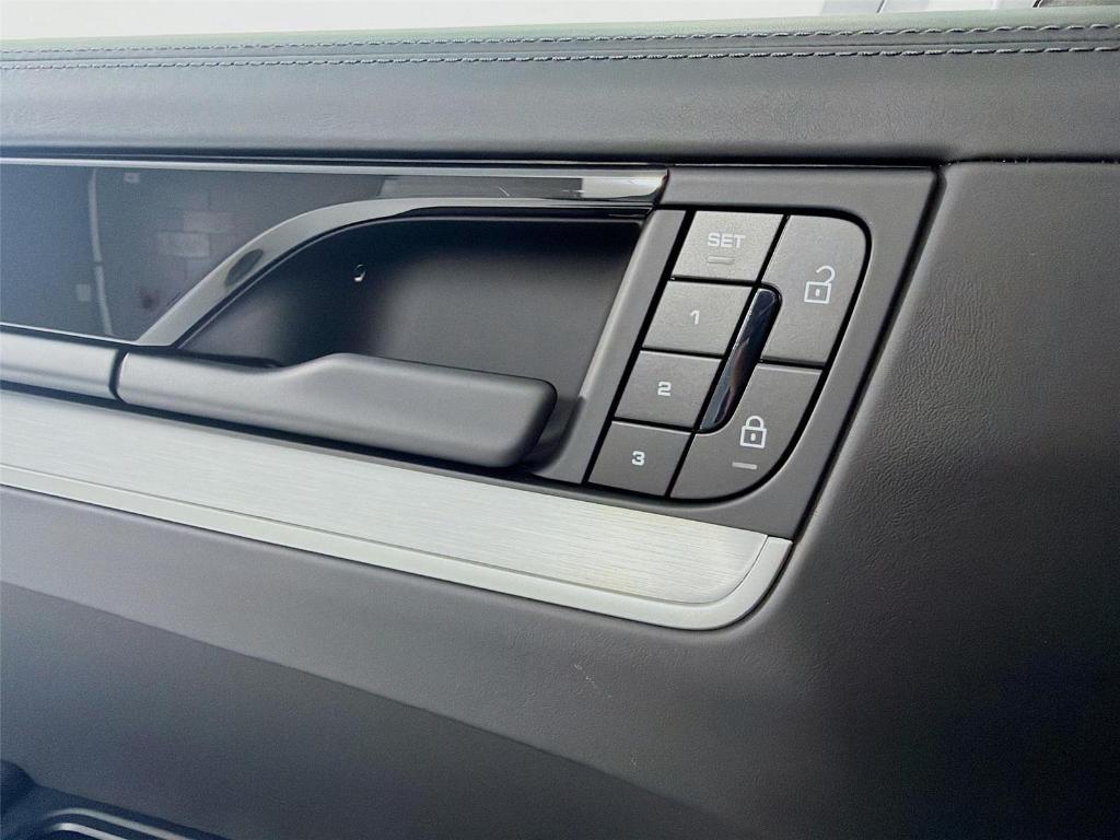 new 2025 Porsche Cayenne car