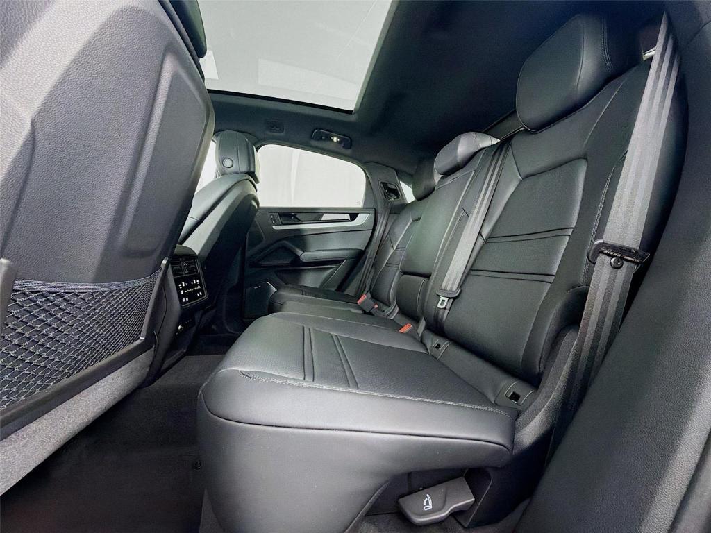 new 2025 Porsche Cayenne car