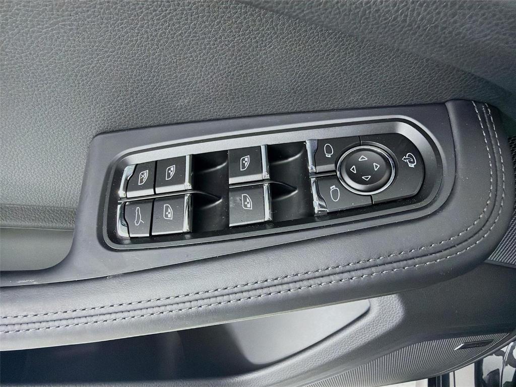 new 2026 Porsche Macan car