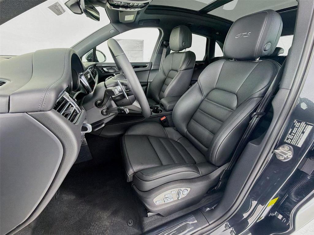 new 2026 Porsche Macan car