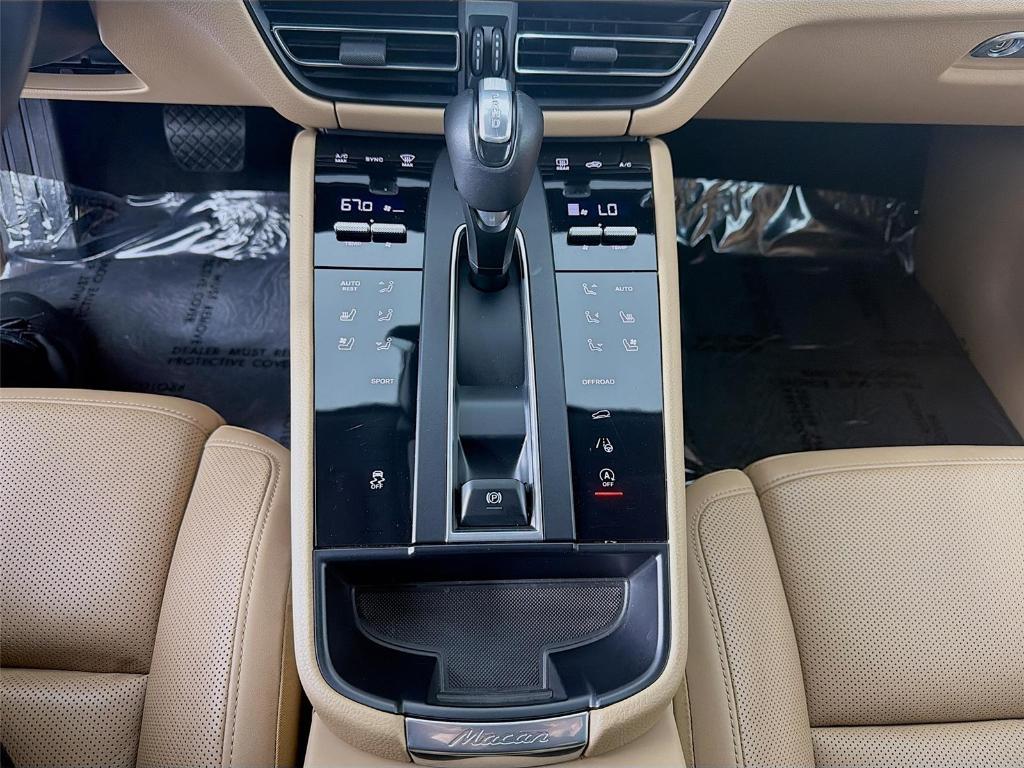 used 2023 Porsche Macan car