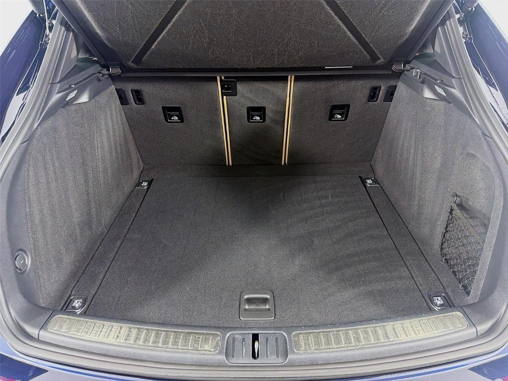 used 2023 Porsche Macan car