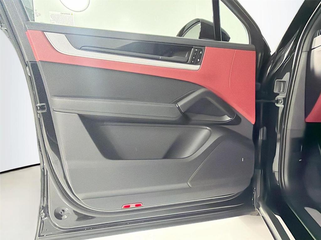 new 2026 Porsche Cayenne car