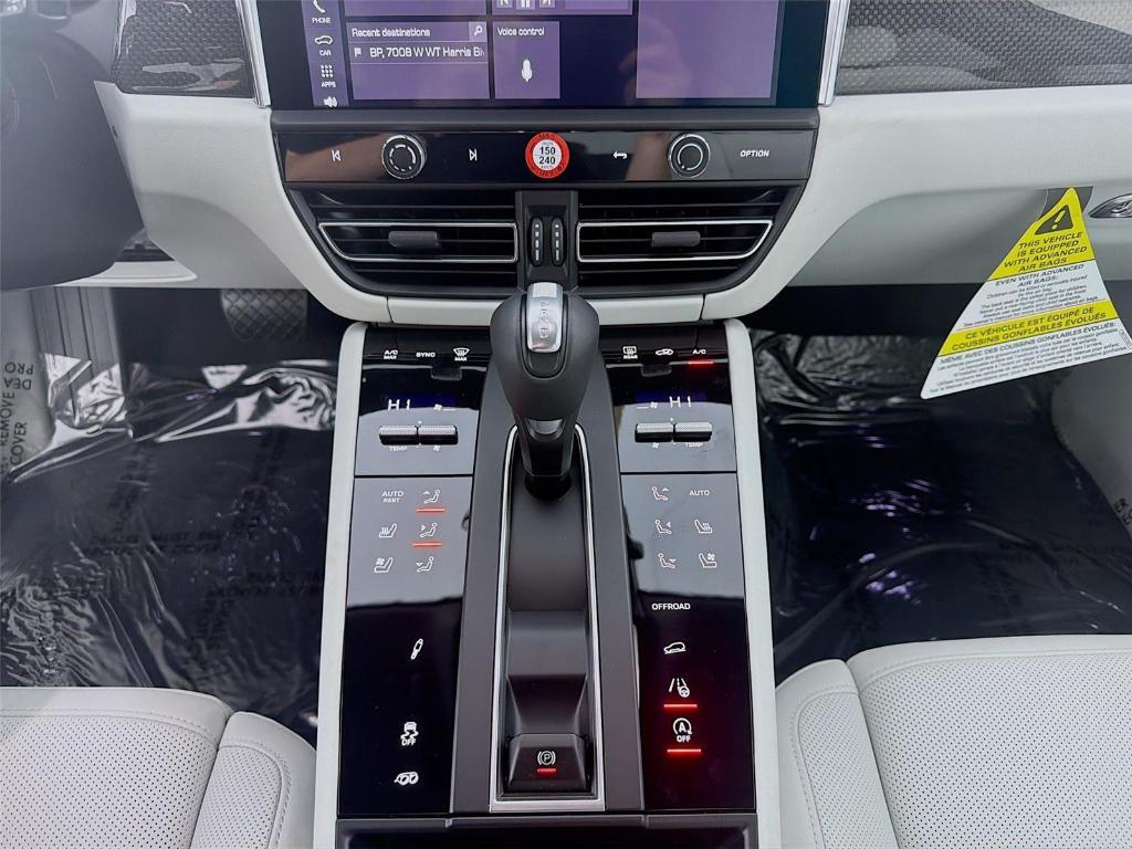 new 2025 Porsche Macan car