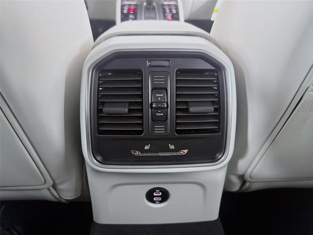 new 2025 Porsche Macan car