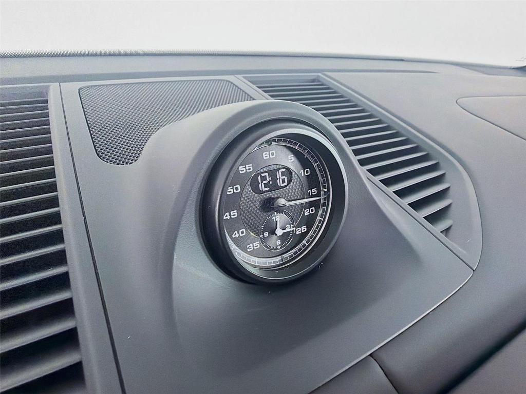 new 2025 Porsche Macan car