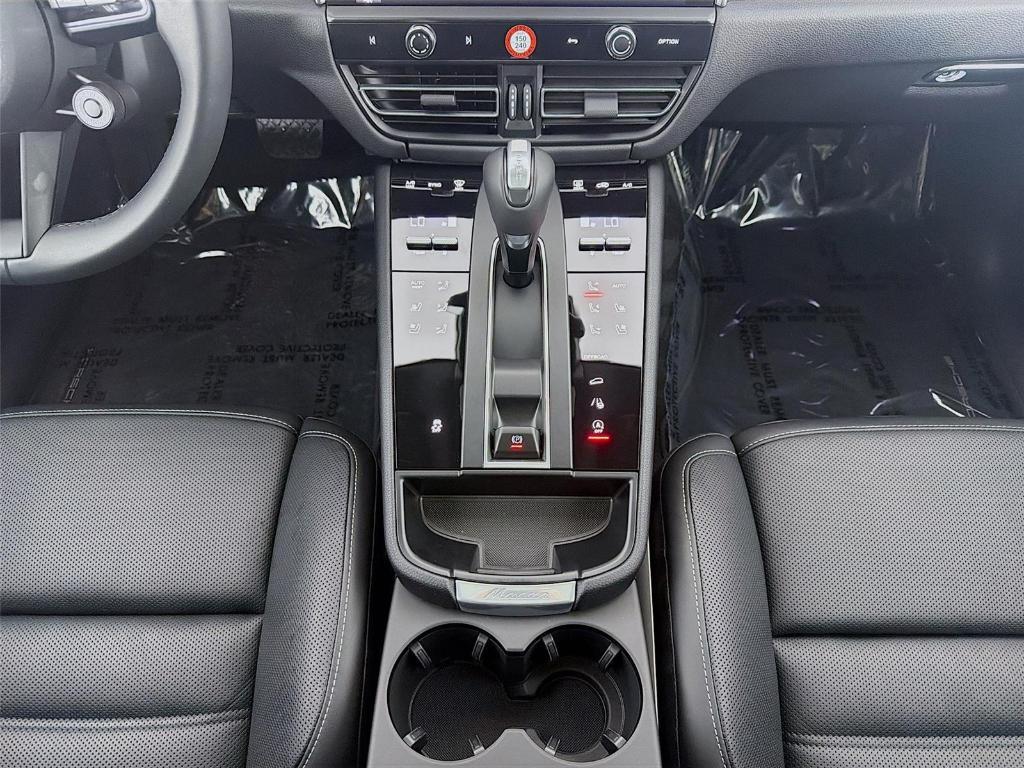 used 2025 Porsche Macan car
