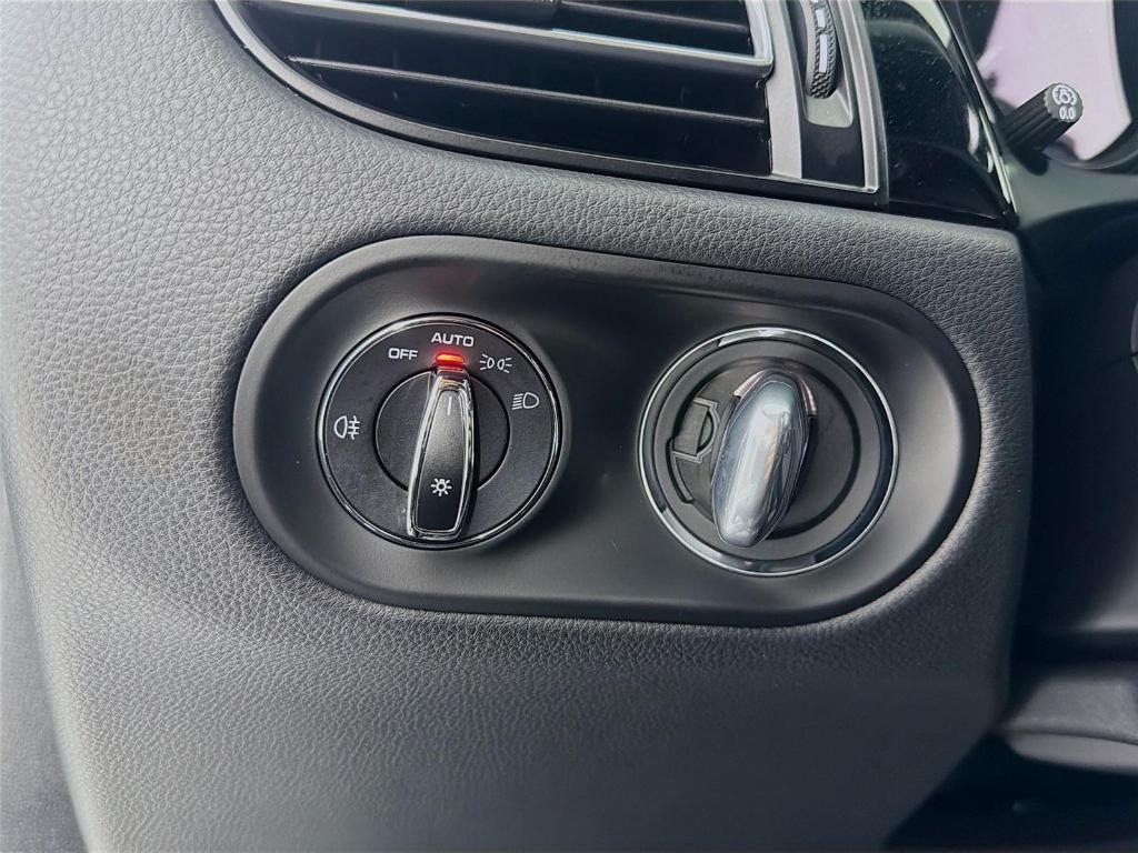 used 2025 Porsche Macan car