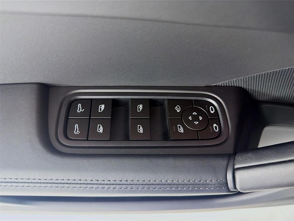 new 2025 Porsche Cayenne car