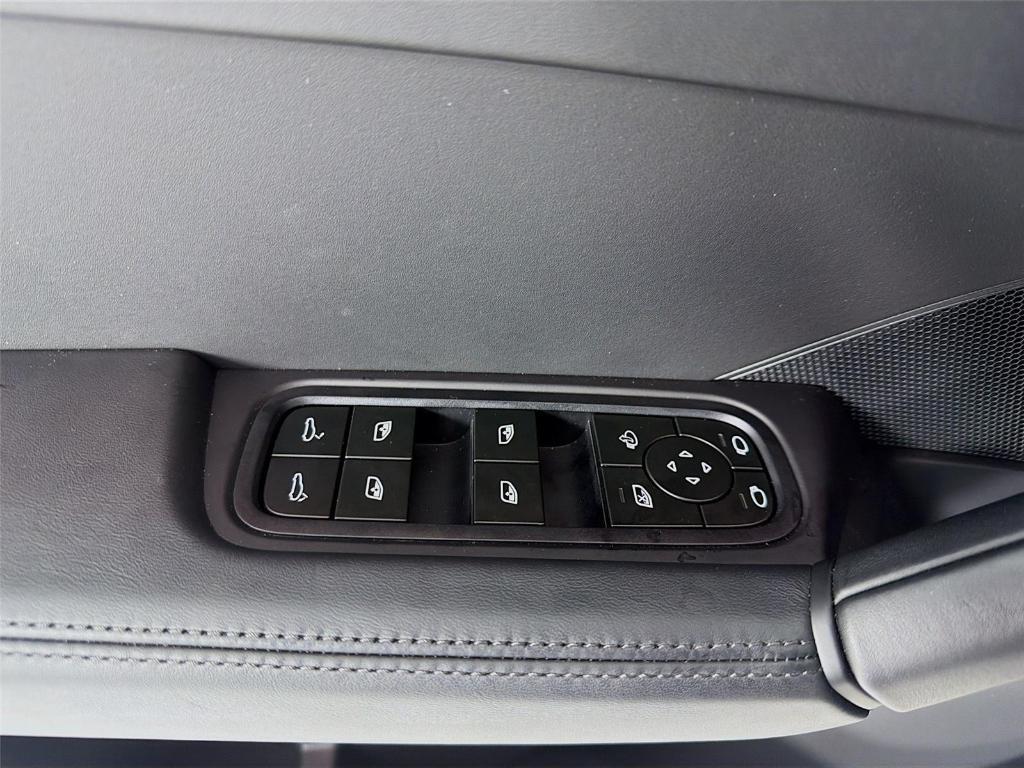 new 2025 Porsche Cayenne car