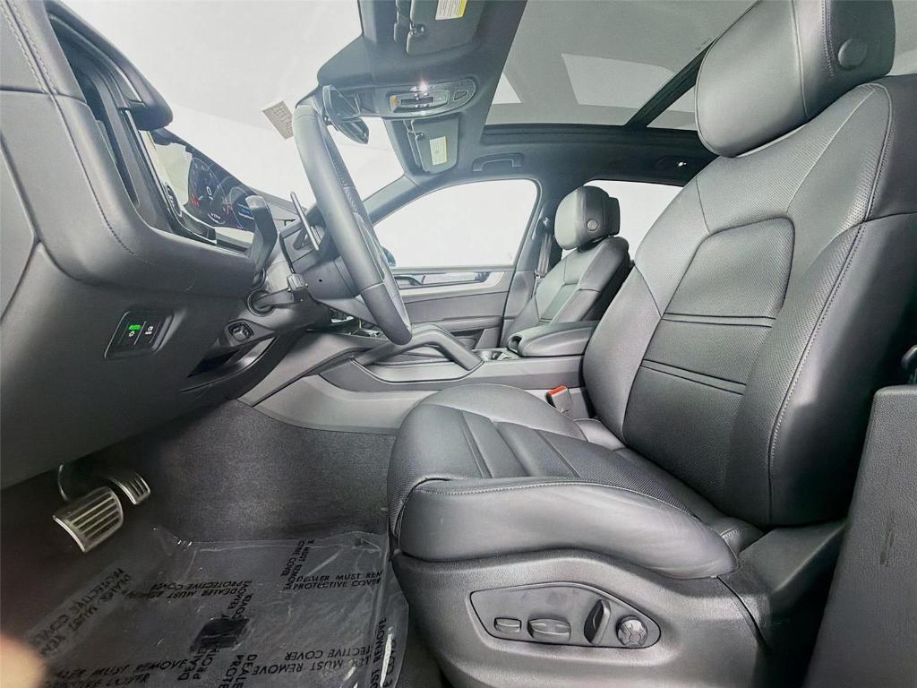 new 2025 Porsche Cayenne car