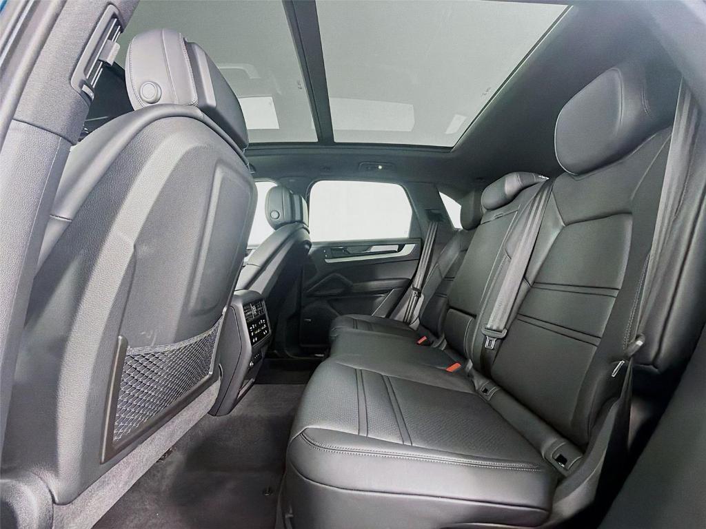 new 2025 Porsche Cayenne car