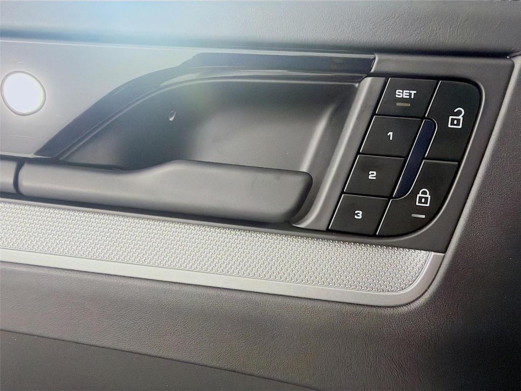 new 2025 Porsche Cayenne car