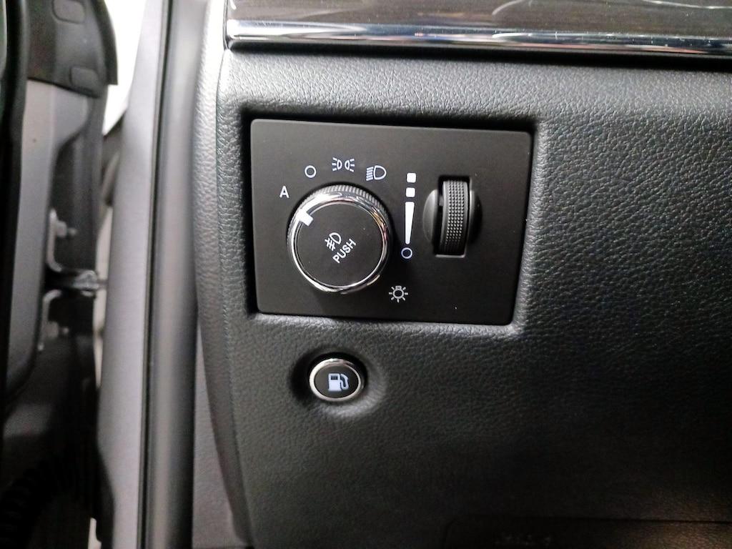 used 2015 Jeep Grand Cherokee car, priced at $17,998