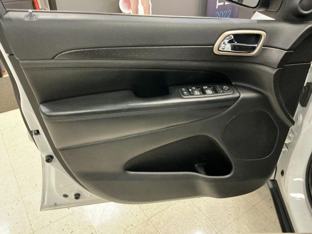 used 2016 Jeep Grand Cherokee car, priced at $10,995