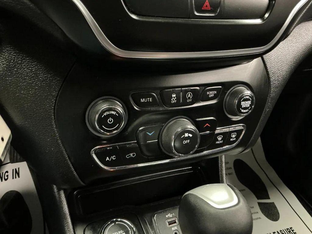 used 2019 Jeep Cherokee car, priced at $10,995