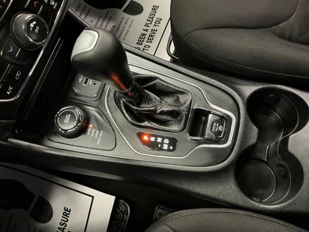 used 2019 Jeep Cherokee car, priced at $10,995