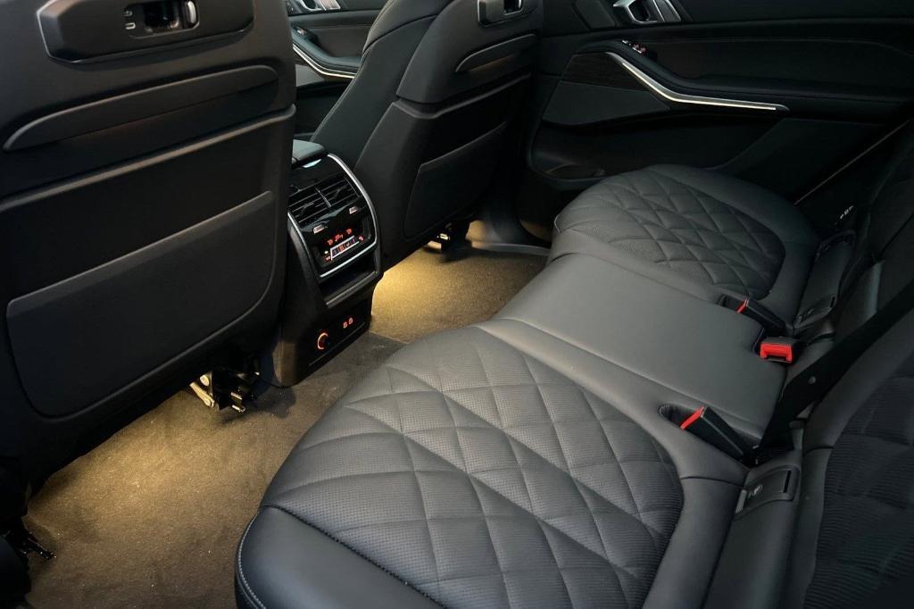 new 2026 BMW X7 car, priced at $92,540