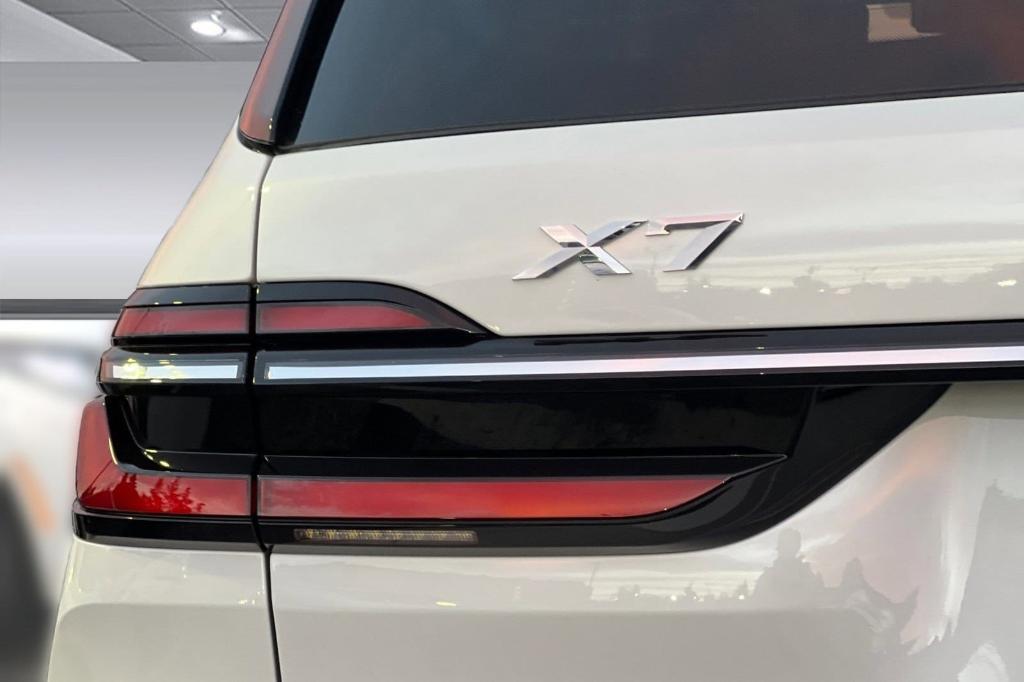 new 2026 BMW X7 car, priced at $92,540