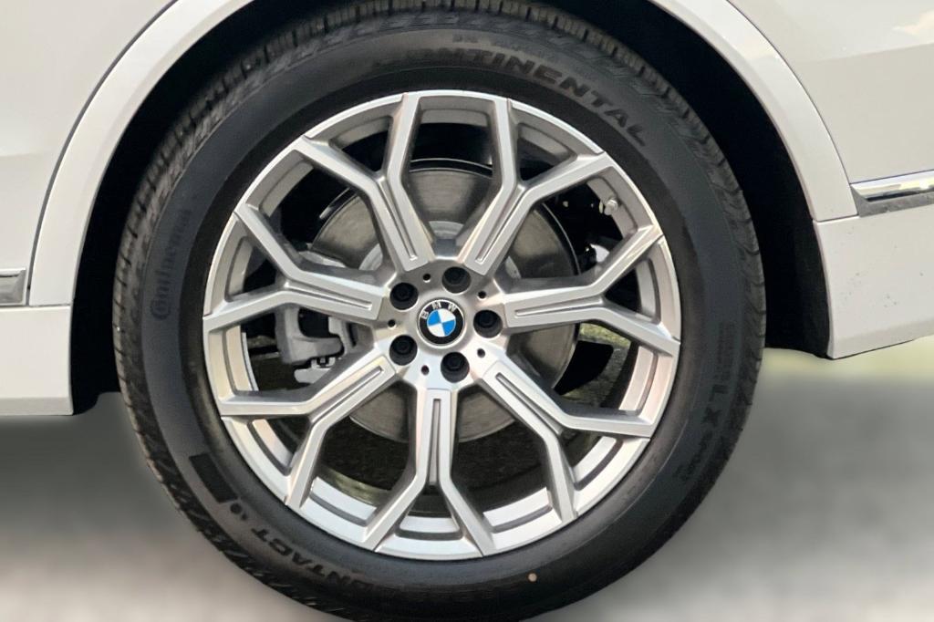 new 2026 BMW X7 car, priced at $92,540