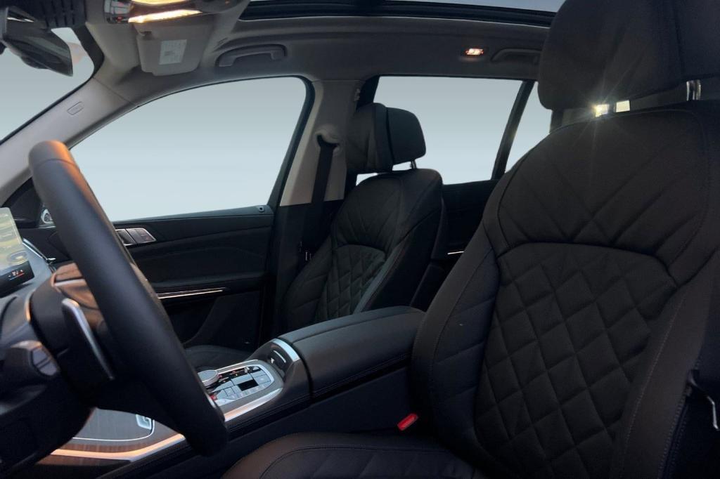 new 2026 BMW X7 car, priced at $92,540