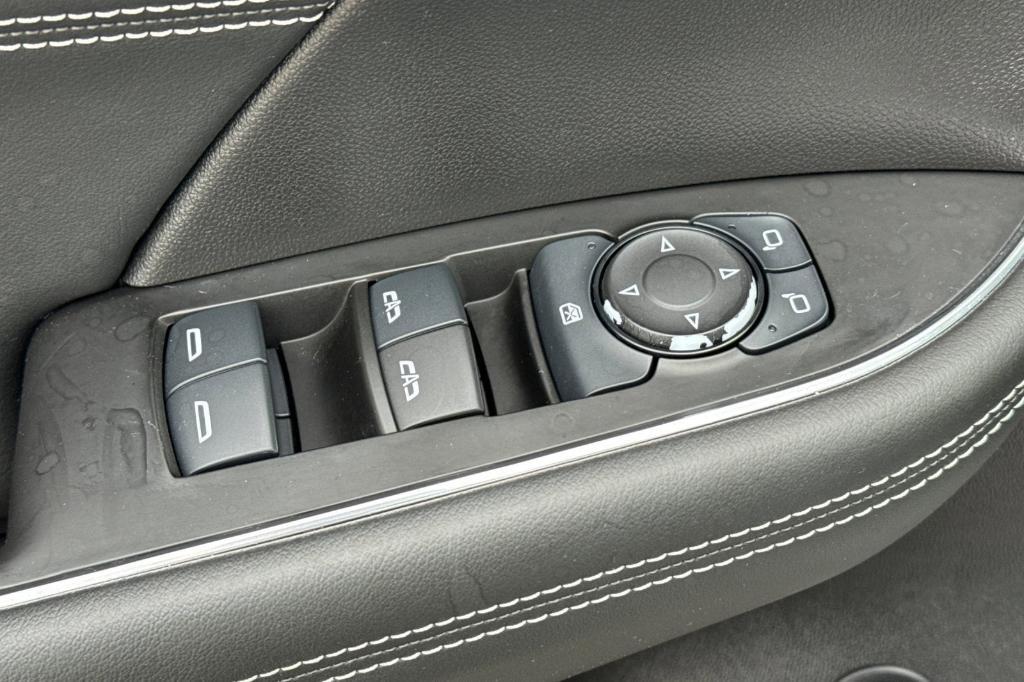 used 2022 Buick Envision car, priced at $20,999