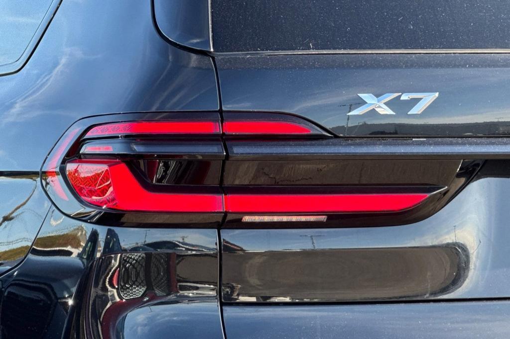 new 2026 BMW X7 car, priced at $106,060