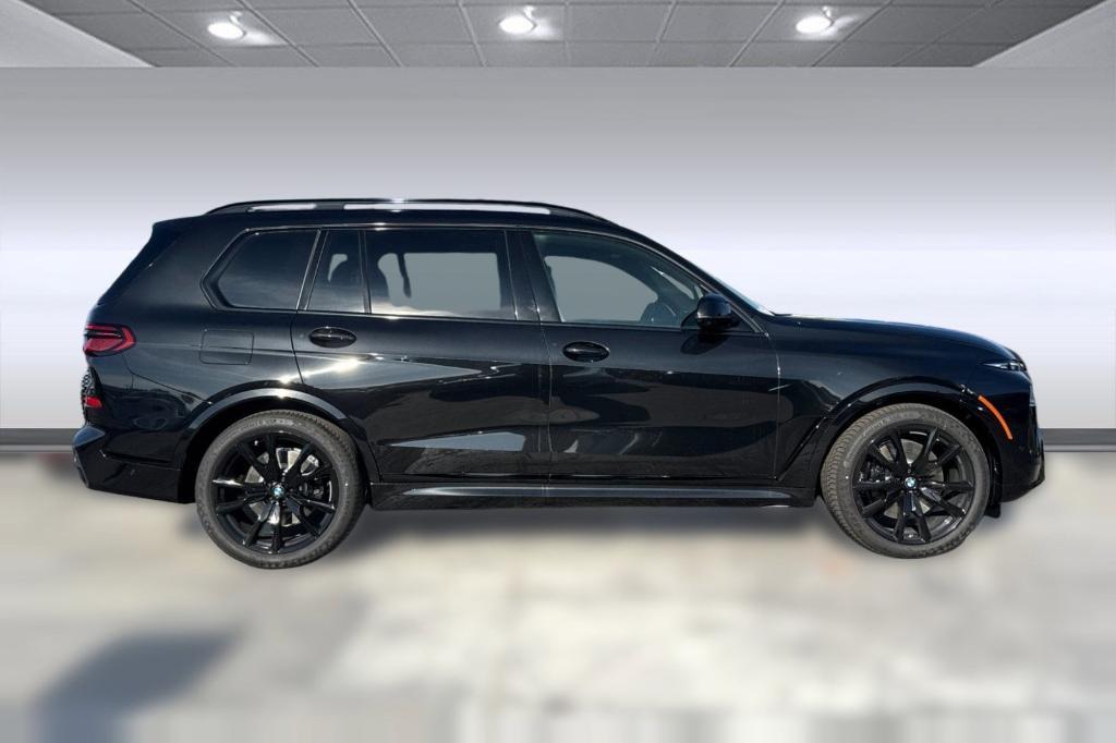 new 2026 BMW X7 car, priced at $106,060
