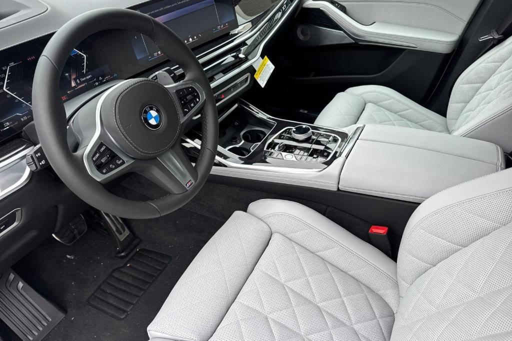 new 2026 BMW X7 car, priced at $106,710