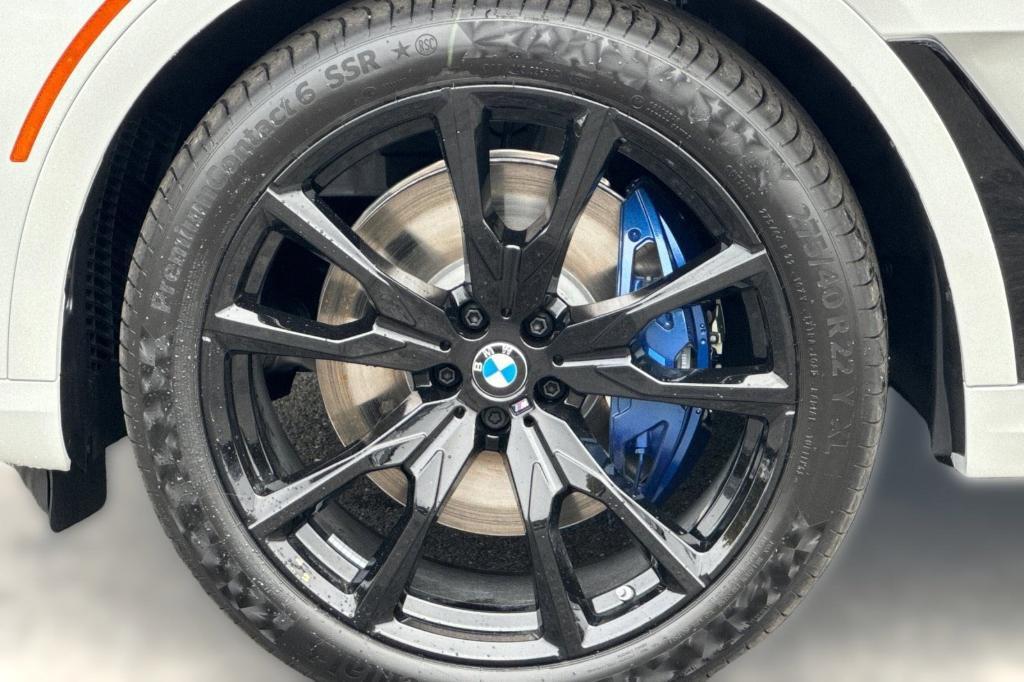 new 2026 BMW X7 car, priced at $106,710