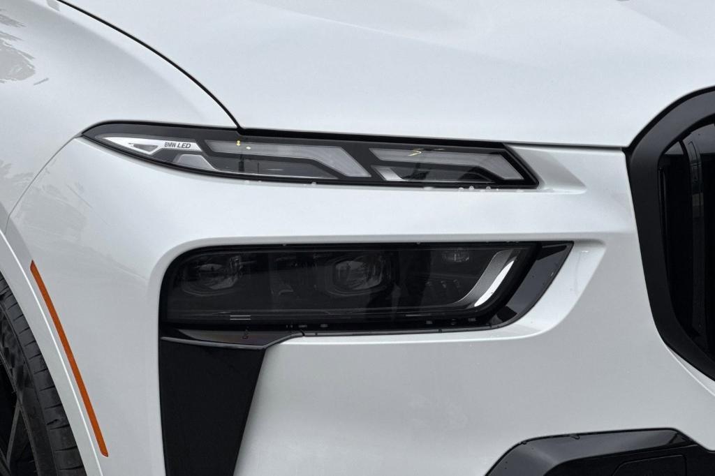 new 2026 BMW X7 car, priced at $106,710