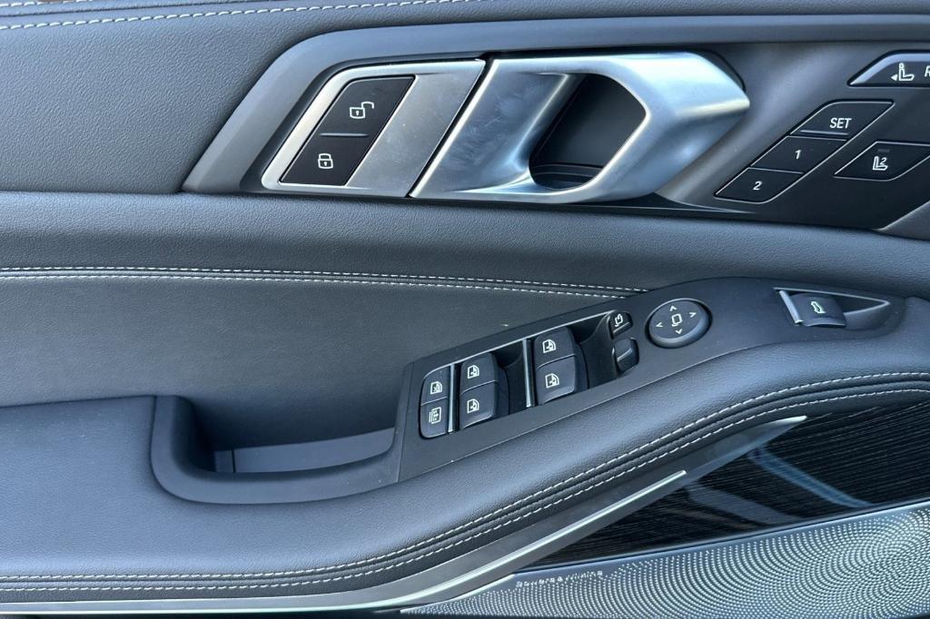 new 2026 BMW X7 car, priced at $104,540