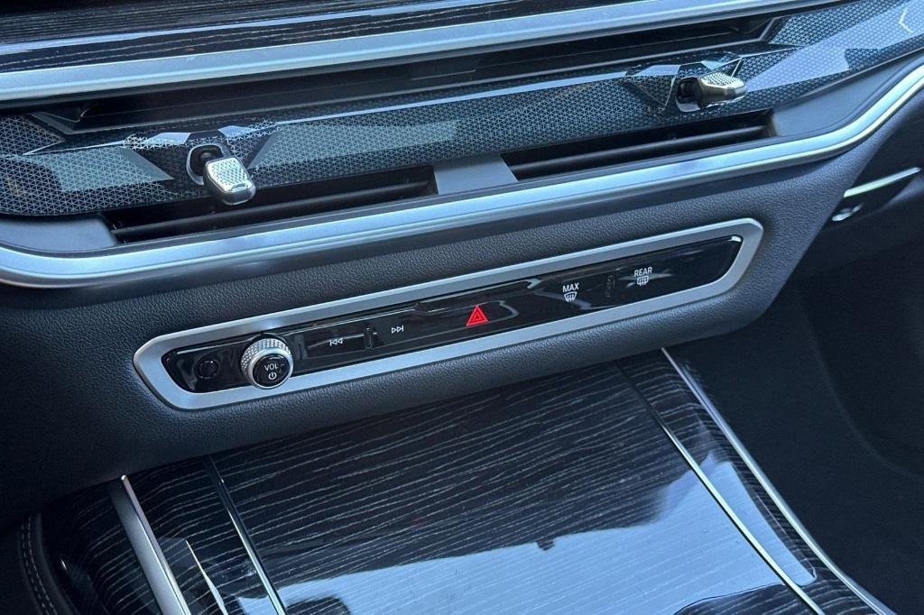 new 2026 BMW X7 car, priced at $104,540