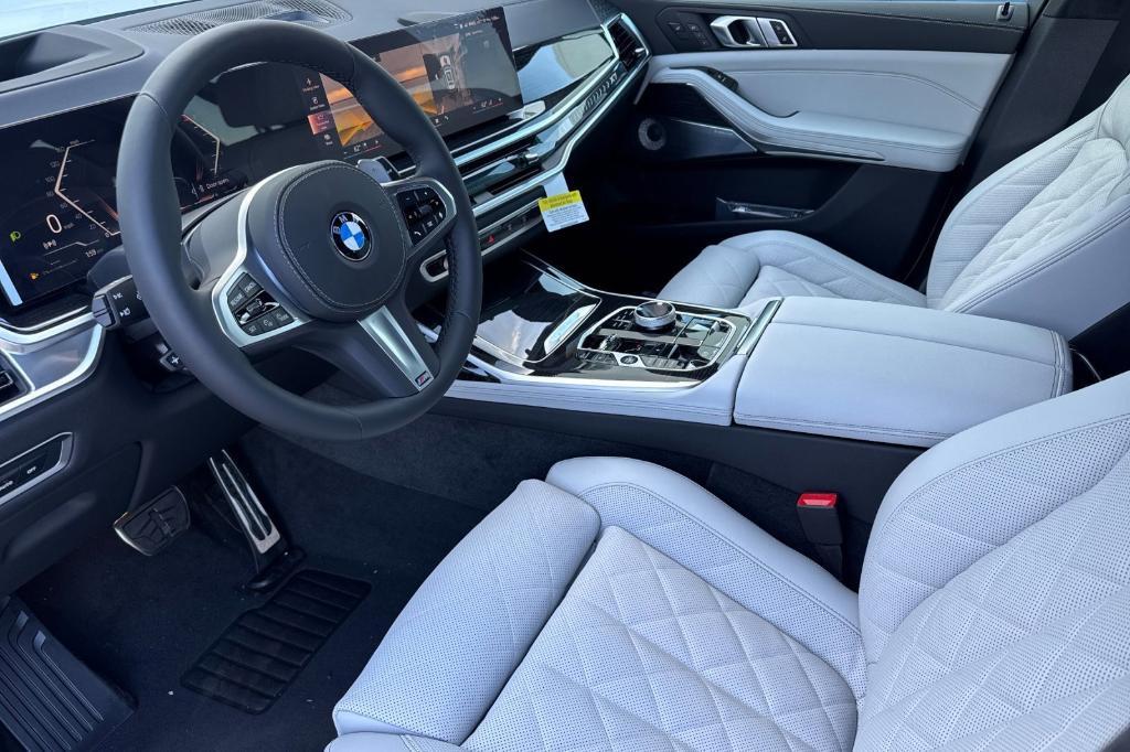 new 2026 BMW X7 car, priced at $106,710