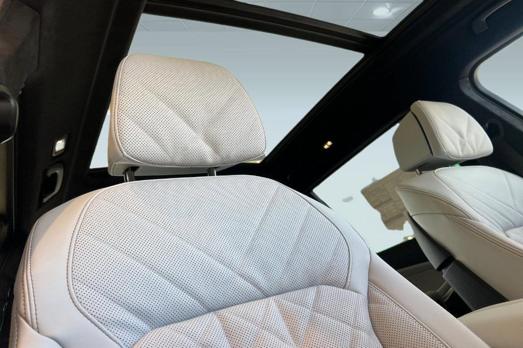 new 2026 BMW X7 car, priced at $93,540