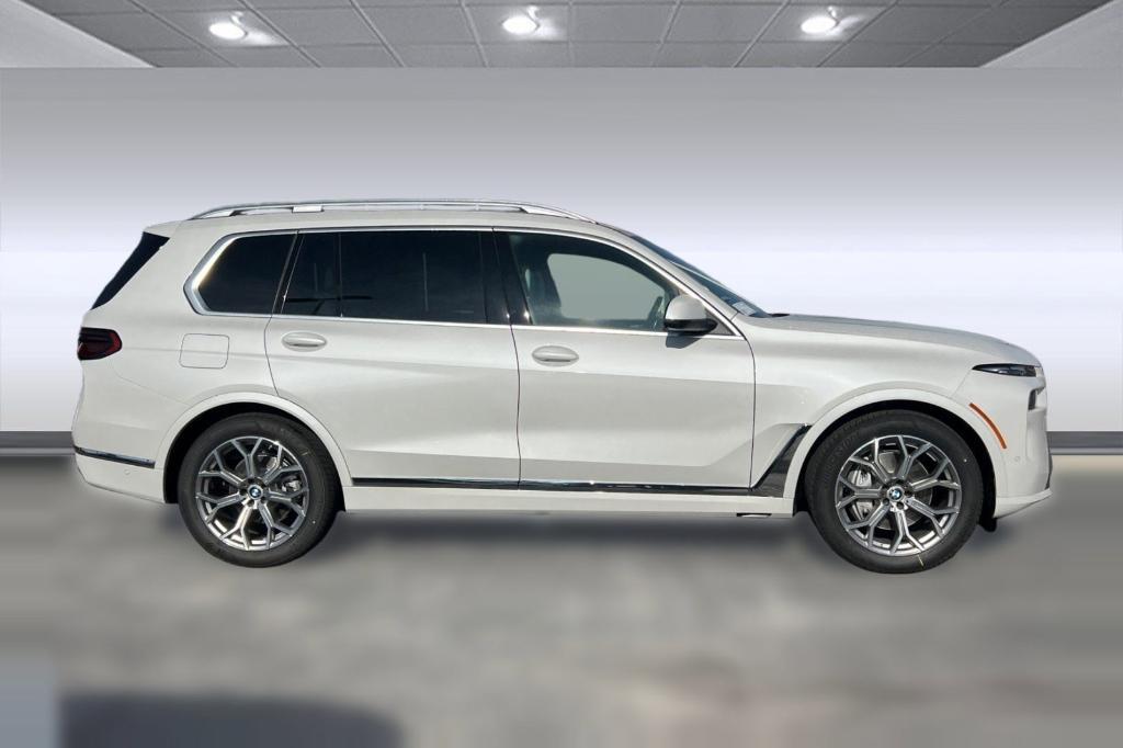 new 2026 BMW X7 car, priced at $93,540