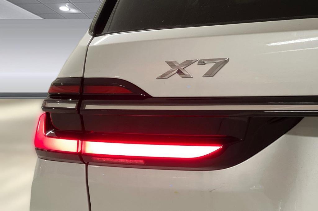 new 2026 BMW X7 car, priced at $92,490
